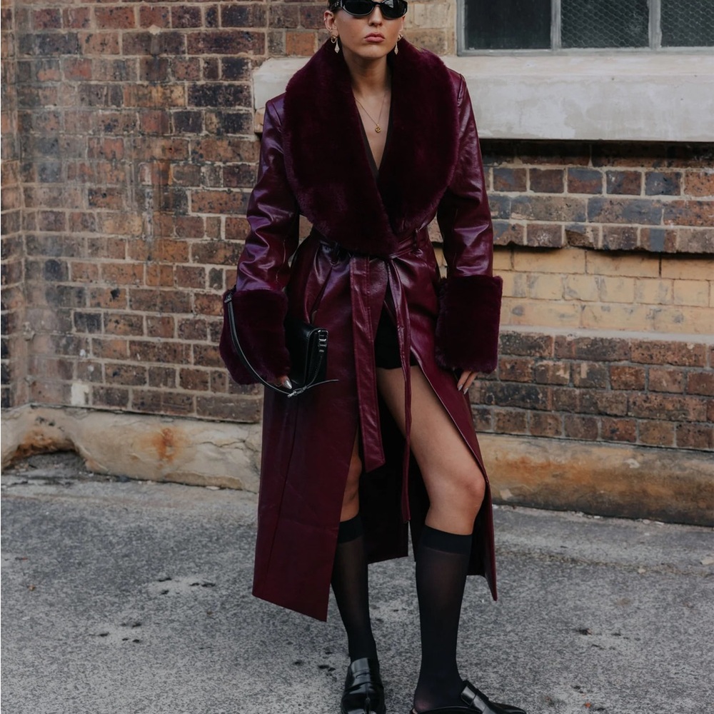 Meshki - BEC Faux Leather Trench Coat With Faux Fur (Cherry Red) - Picture 5 of 5